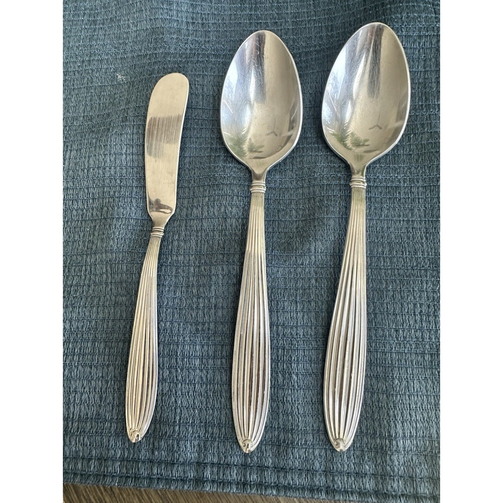 Reed &‎ Barton Jubilee 18/10 Stainless Steel  Set Of 3 Butter Knife & 2 Spoons